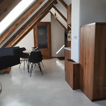 V Podkrovi Lägenhet Kremnica